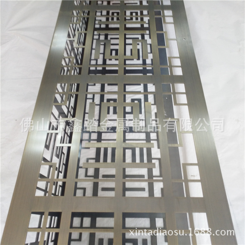 酒店大门装饰异形不锈钢发光灯箱 拉丝青古铜表面效果图示例图3