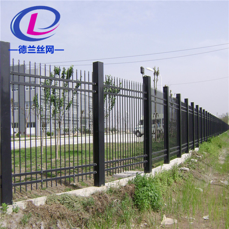 优质小区草坪锌钢护栏 三梁型锌钢栅栏 喷塑铁艺围墙防盗护栏示例图8