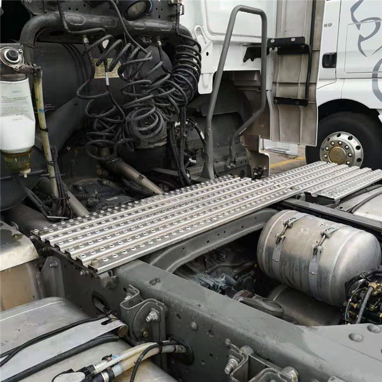 厂家直销二手牵引车18年6月汕德卡 540马力 带液力缓速器 可分期示例图3