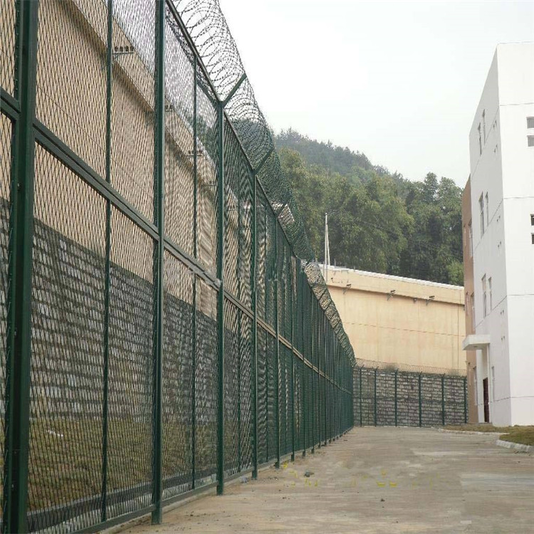 监狱护栏网   监狱护栏网生产厂家   宝丰县加工定做监狱护栏网示例图7