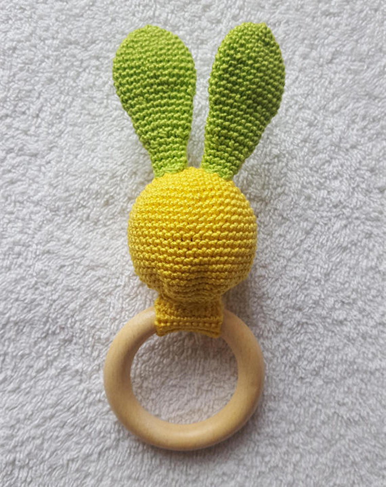 婴儿车婴纯手工编织摇铃玩具儿童兔耳朵木环发声摇铃玩偶毛线玩偶示例图3