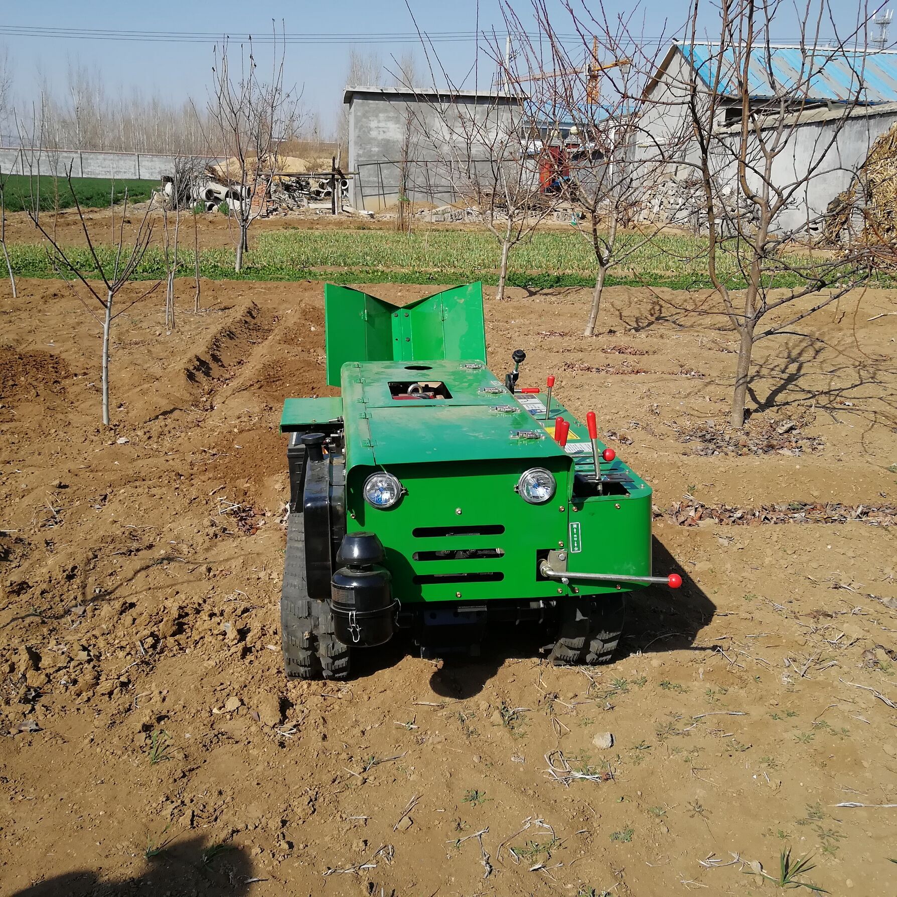 座驾履带式多功能旋耕机 农用小型柴油微耕机 开沟施肥机示例图18