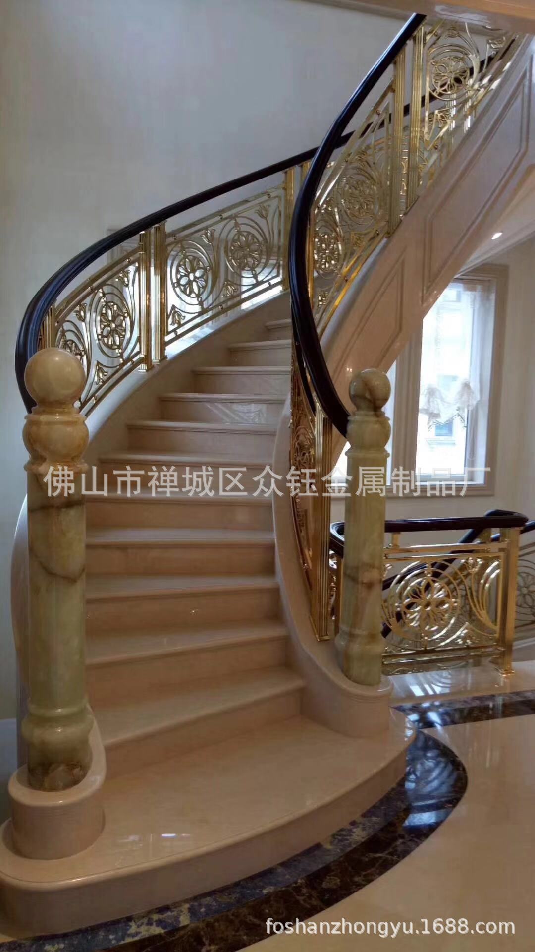 别墅楼梯豪装实心铝雕花金色护栏 室内旋转楼梯铝艺金色楼梯护栏示例图15