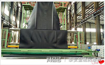 0.75mm HDPE土工膜美标黑色光面幅宽8米长度100米厂家示例图3