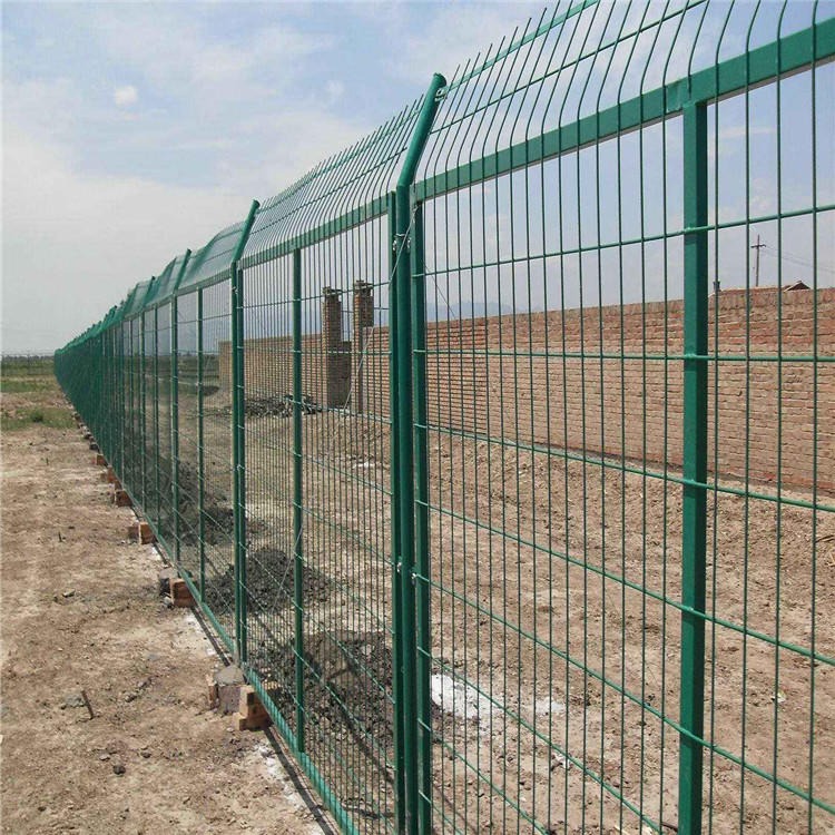 金属护栏网 公路隔离护栏网 德兰不锈钢隔离防护网定制