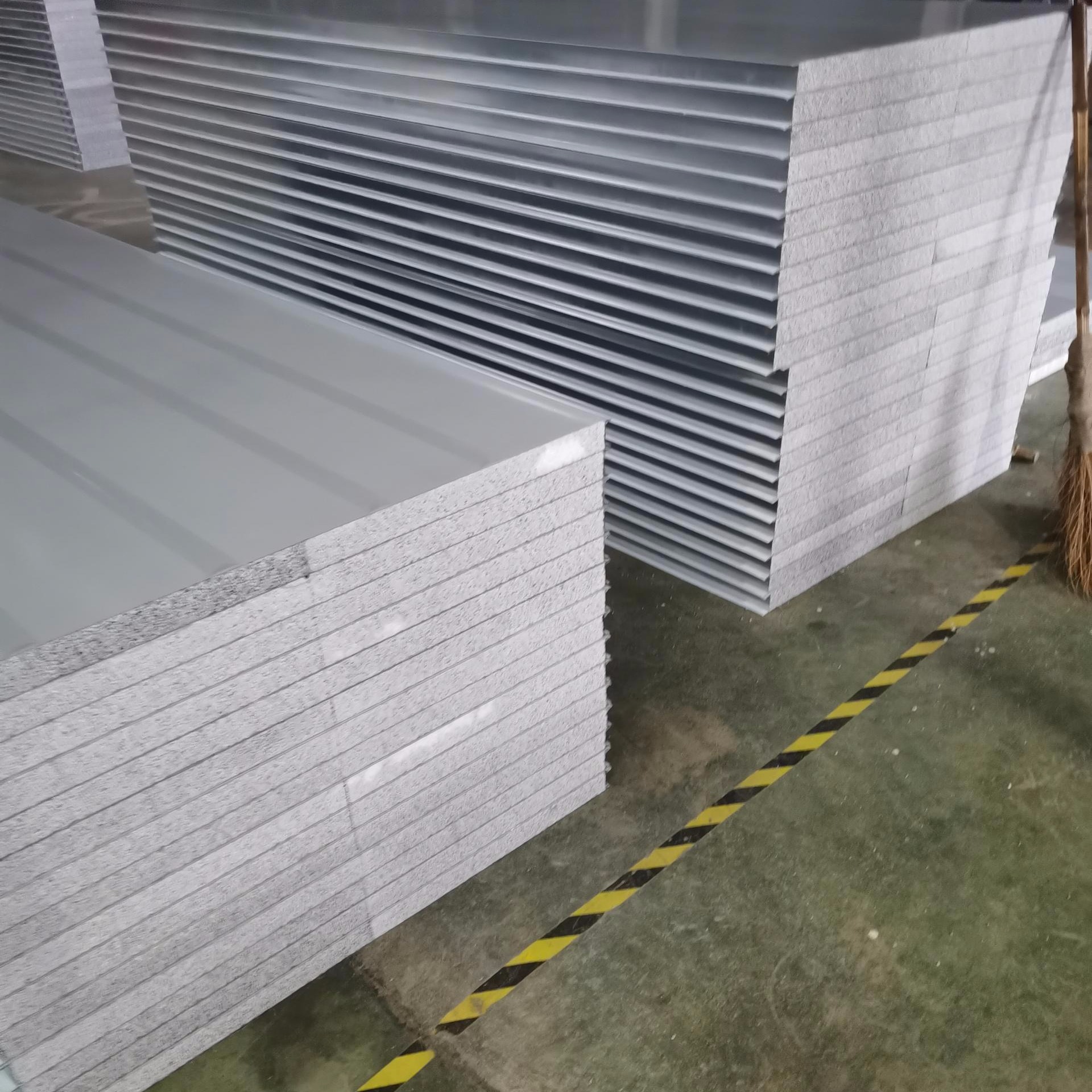 永硕夹芯板厂家直销硅岩净化板 硅岩夹芯板 硅岩彩钢板 950型1150型机制板 物美价廉 量大价优