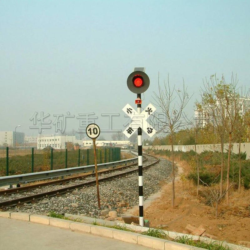 厂家直销铁路信号灯 不用调焦距 铁路信号灯 光强度高 DHS12X铁路信号灯图片