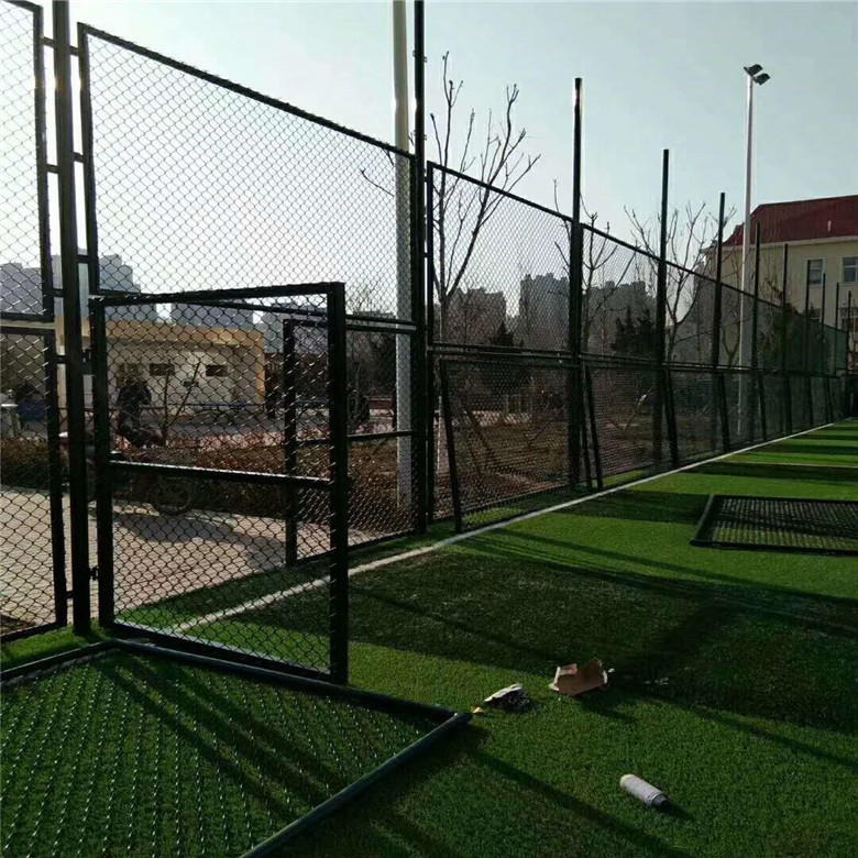 篮球场围栏网 学校足球场围栏网 网球场护栏网 德兰厂家供应