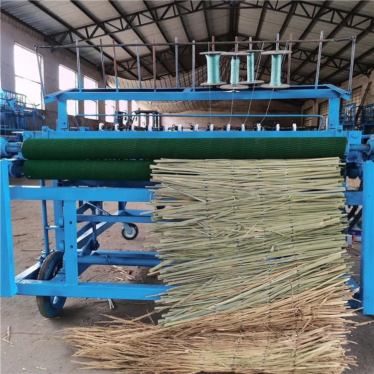 爬叉树枝编织机 畅达通市政绿皮覆盖草帘机 1米宽芦苇编织机