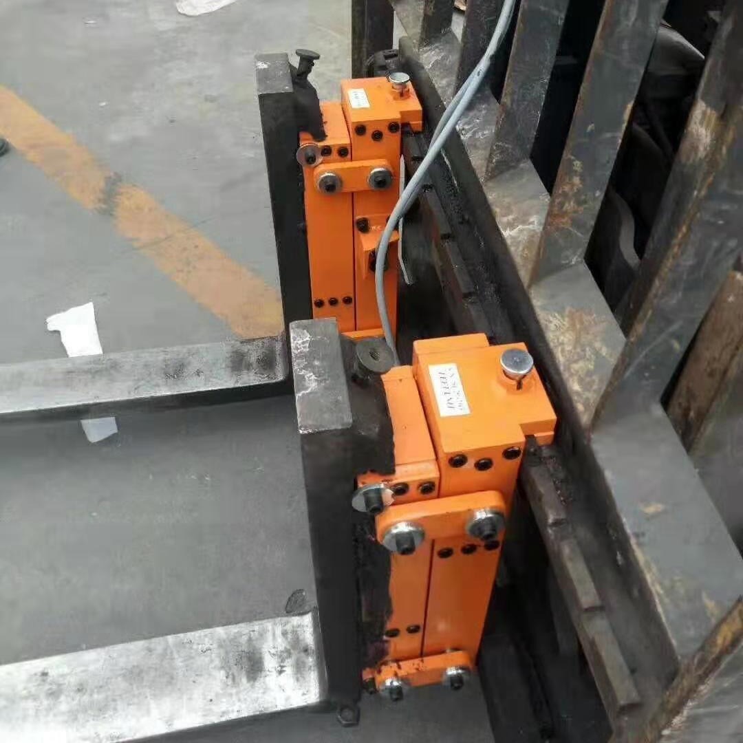 合力电动叉车改制电子秤，1吨2吨3吨5吨柴油叉车改制图片