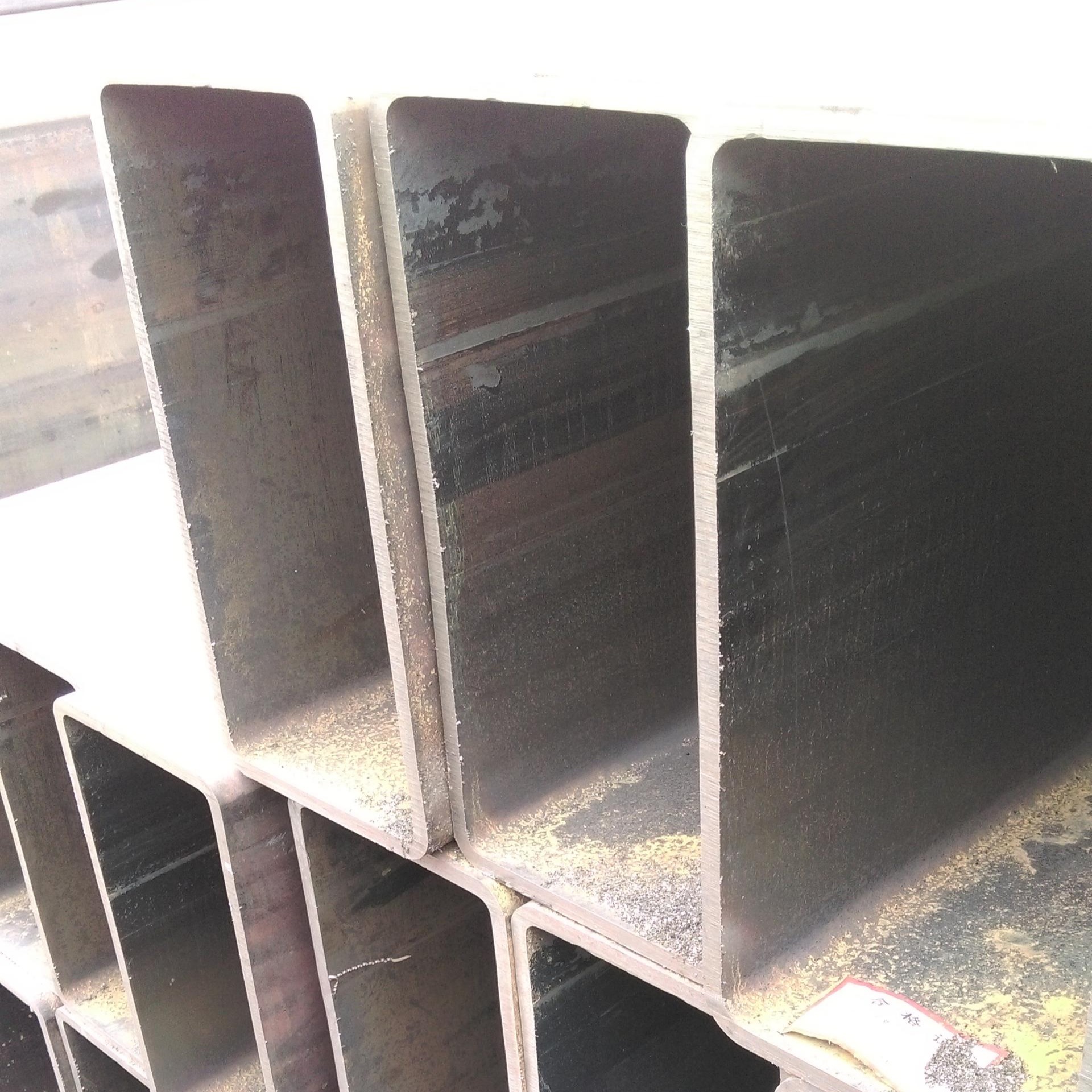 天津市腾越钢铁主营销售黑方矩管Q235材质，规格齐全，量大可议