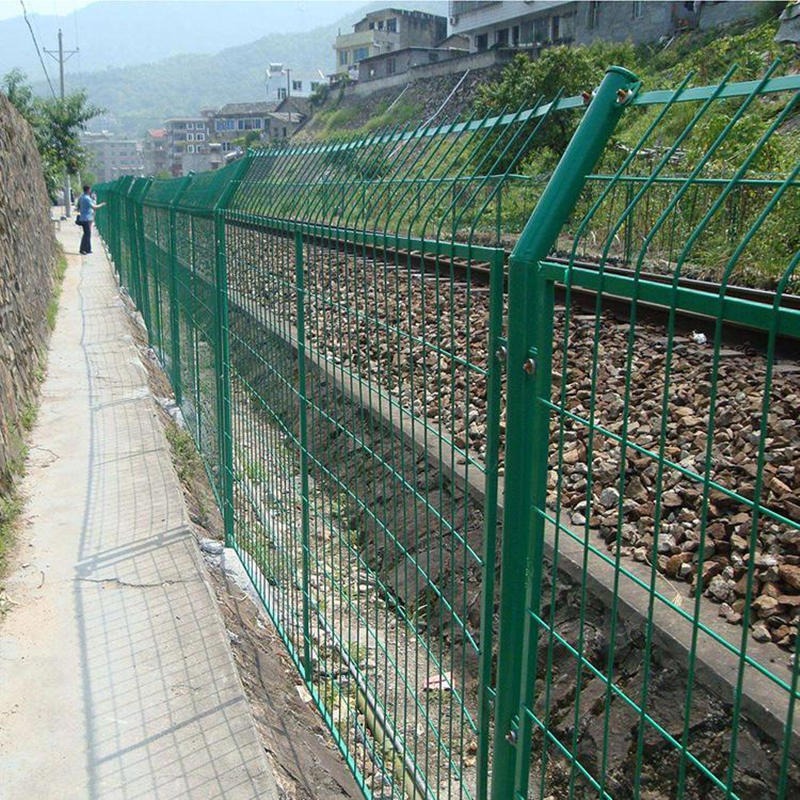 桥梁防抛边框护栏网 浸塑公路护栏网 锌钢护栏 亚奇实体厂家图片