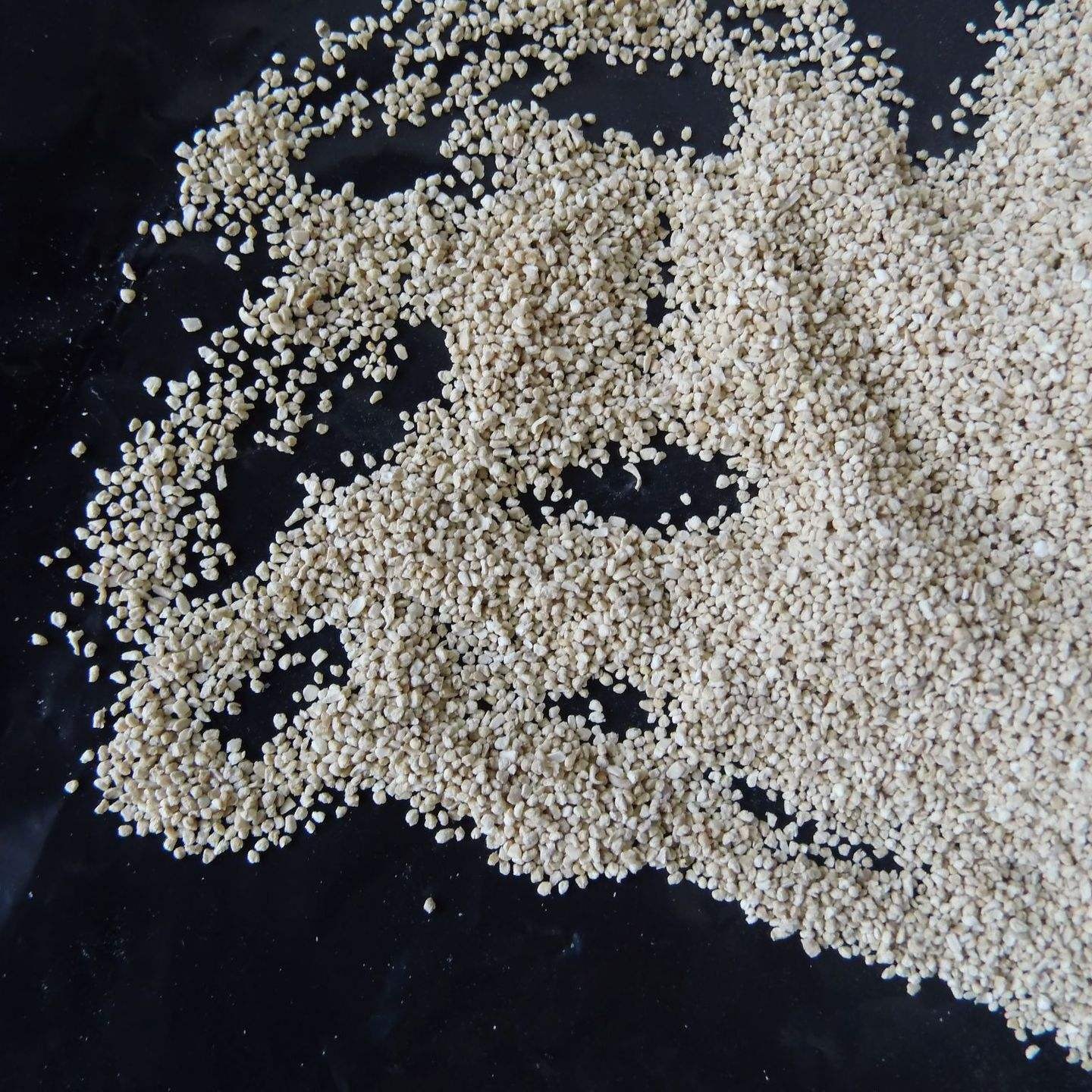 玉米芯磨料 干燥设备用优质玉米芯磨料 铁岭坚固耐用玉米芯磨料价格介绍信息