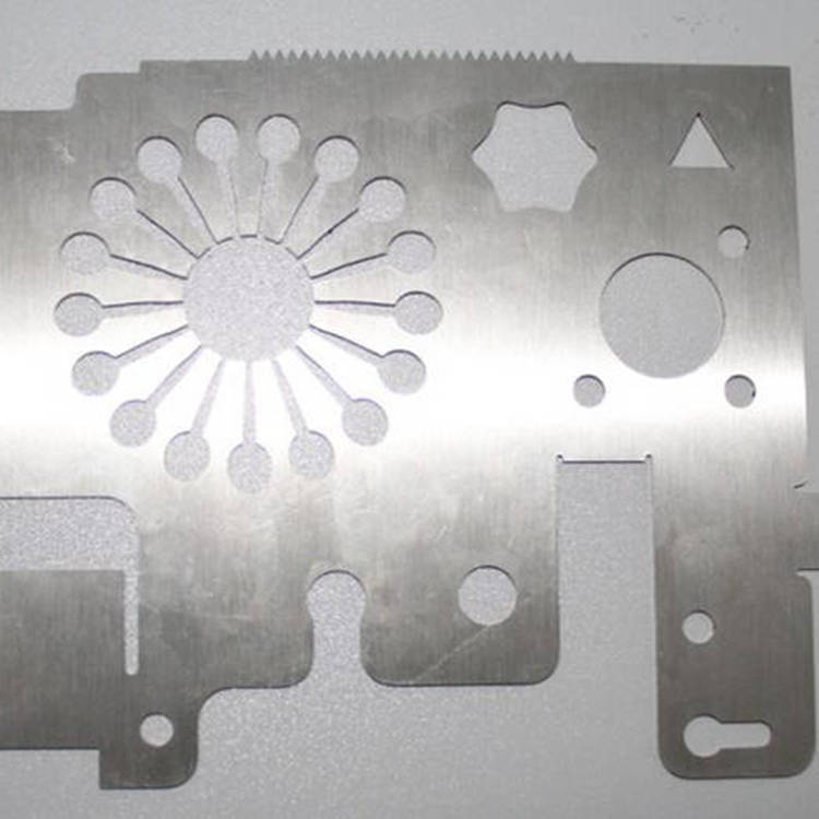 YAG金属不锈钢激光切割机/薄金属字激光加工设备/300w广告标识光示例图3