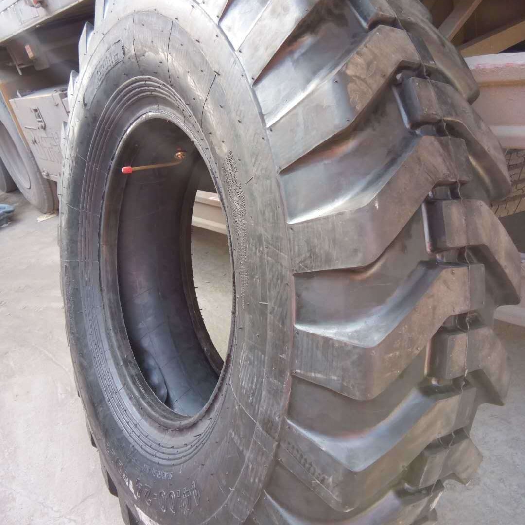 进口挖掘机轮胎  14-17.5橡胶轮胎   批发商行图片