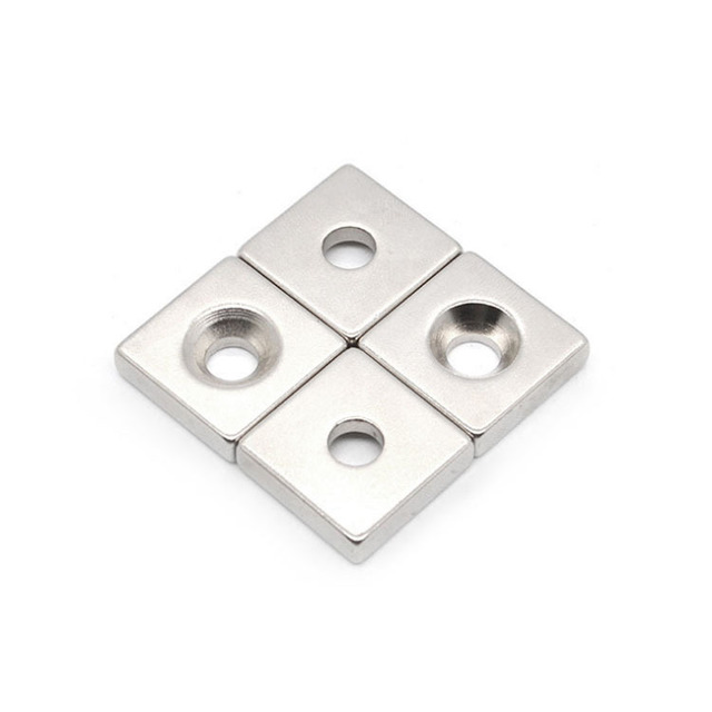 方形打孔磁铁 定制钕铁硼 螺丝孔强磁 沉头孔方形磁铁 N35正方形磁铁图片