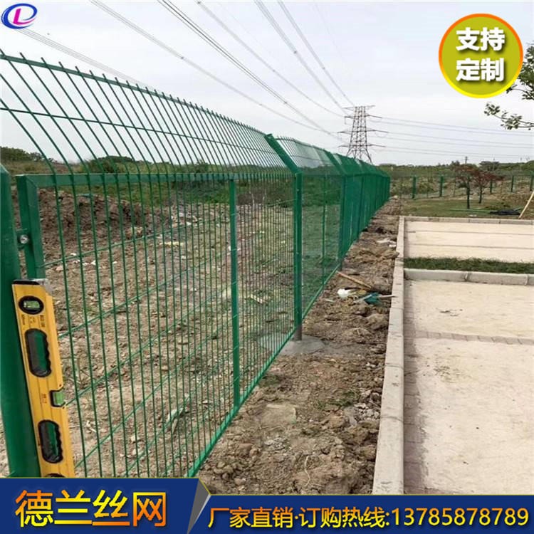 德兰丝网 隔离护栏网 河道防护网 浸塑围栏网 质量有保障