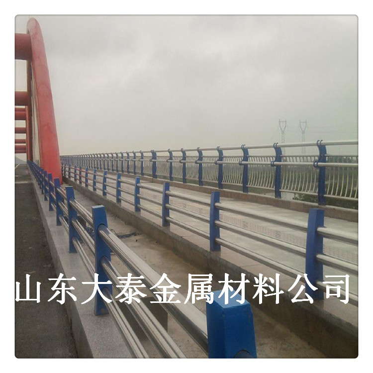 桥梁景观护栏 湖南桥梁河道防撞栏杆 防撞护栏加工厂