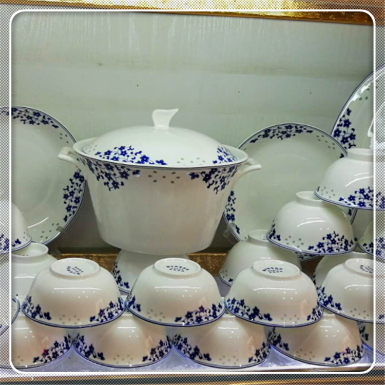景德镇陶瓷餐具 56头青花瓷碗盘套装家用中式餐具 骨瓷餐具批发定制
