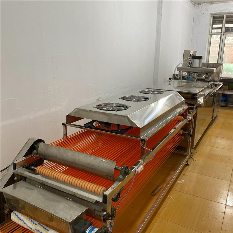 烤鸭饼机 广州电加热烤鸭饼机 450型 气动单饼机 万年红圆形烙馍机