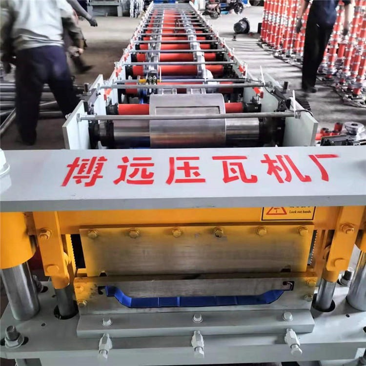 广东清远租赁470型高空压瓦机 移动式上瓦机快捷方便 博远角驰生产厂家