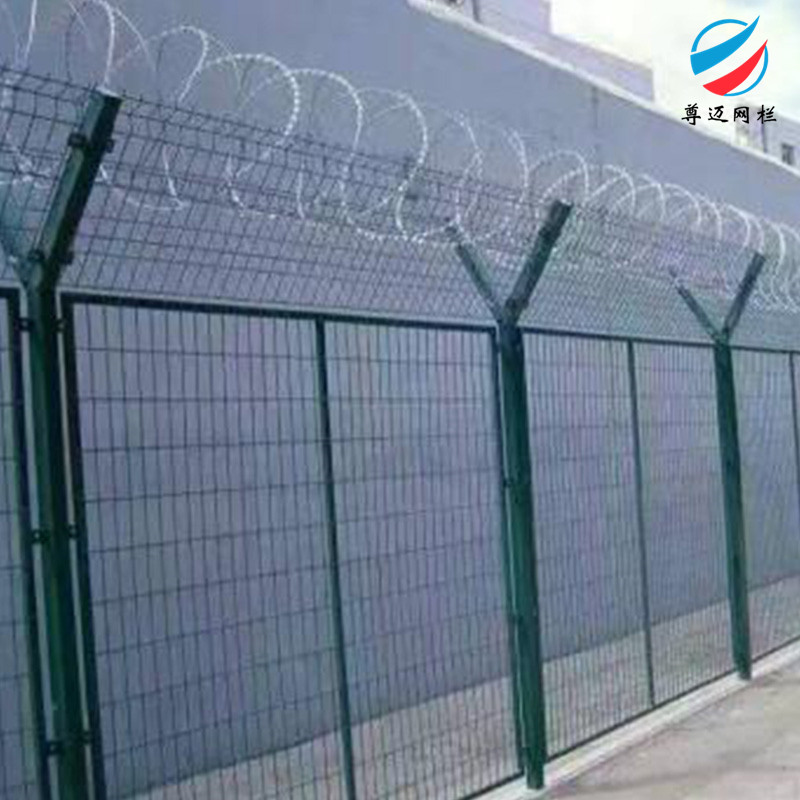 内蒙古监狱围栏网 尊迈机场防护网 监狱防攀爬护栏网 三角折弯护栏厂家