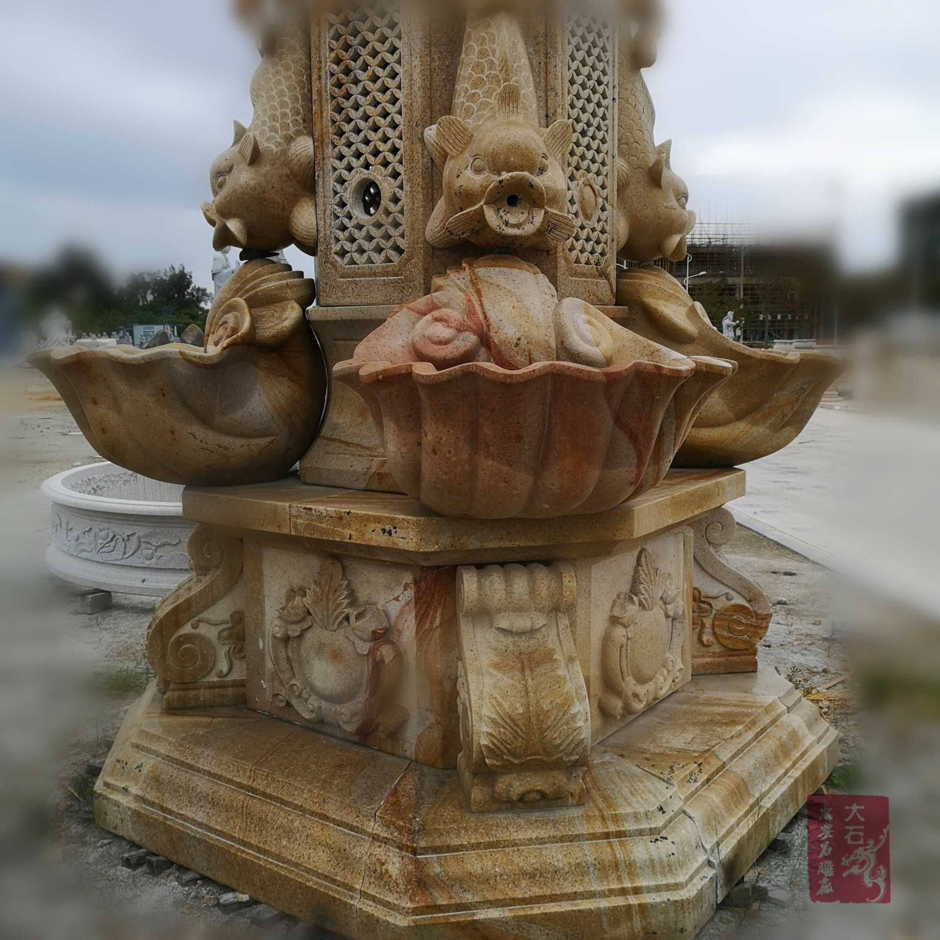 定制石雕喷泉 黄锈石大型欧式喷泉 别墅庭院喷泉 三层水钵摆件示例图2