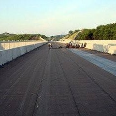 AWP-2000路桥用防水涂料    道桥用防水涂料   固德乐厂家乳化沥青直接发往工地