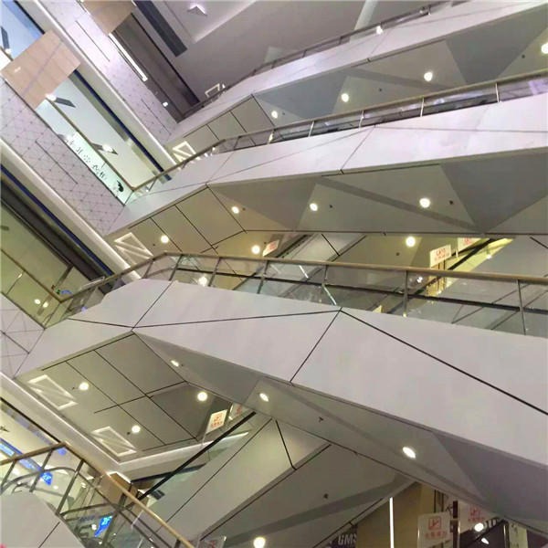厂家直销雕花镂空扶梯装饰铝单板-不规则图案冲孔透光铝单板图片
