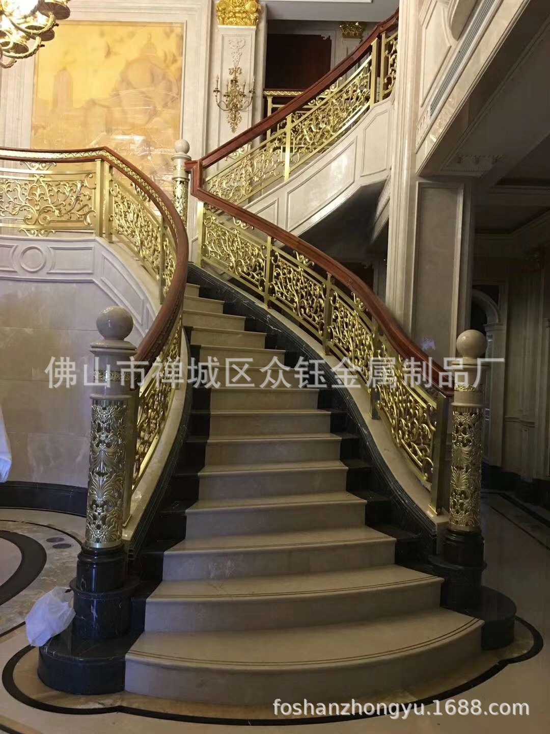 贵族世家的楼梯铜艺浮雕镀金护栏立体浮雕刻24K金护栏门第象征示例图5