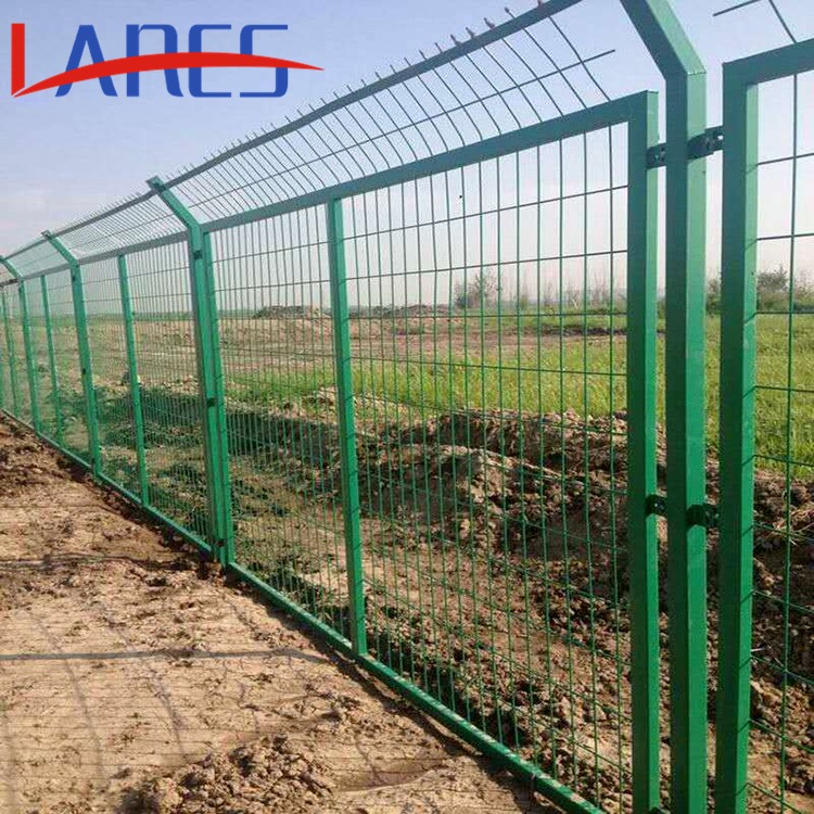 养鸡护栏网 格拉瑞斯 边框护栏土地预埋立柱 湖北生产厂家