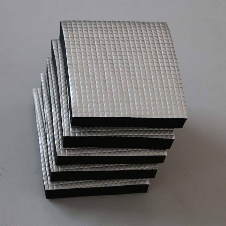 威海生产不干胶自粘橡塑板难燃B1级橡塑保温板带波峰橡塑隔音板价格