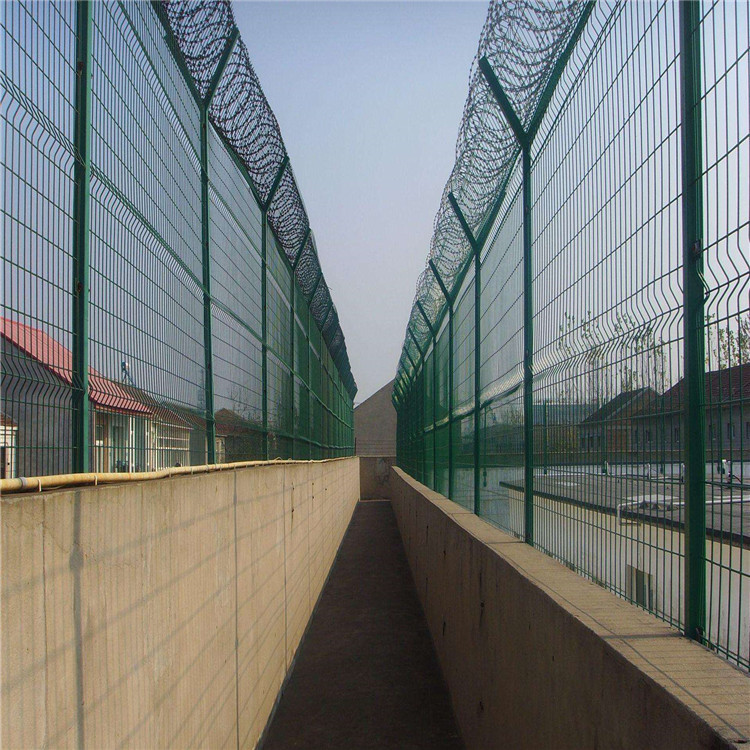 厂家供应护栏网   球场护栏网   江门车间隔离栅示例图9