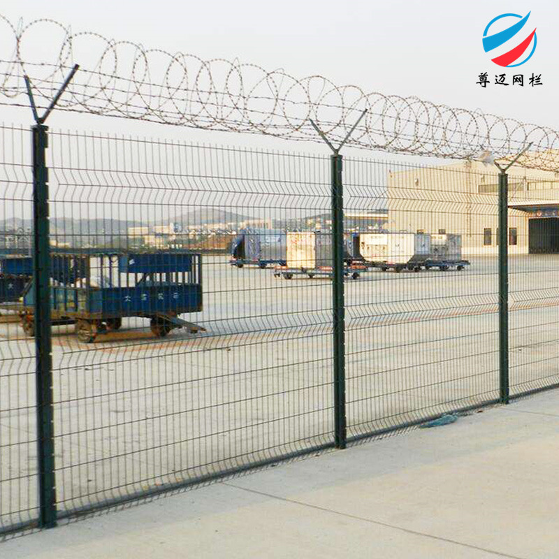湖北监狱隔离栅 尊迈机场隔离护栏 监狱围墙铁丝网 三角折弯护栏厂家