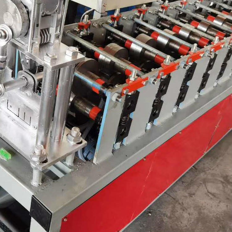 金亚机械 镀锌板冷弯成型机 U型槽机器 卡扣梯形槽 围挡板压型机器 优惠多多