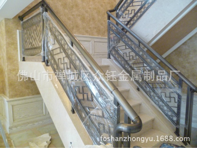 厂家直销  工艺不锈钢镂空花板镀铜楼梯护栏 酒店弧形不锈钢护栏示例图8