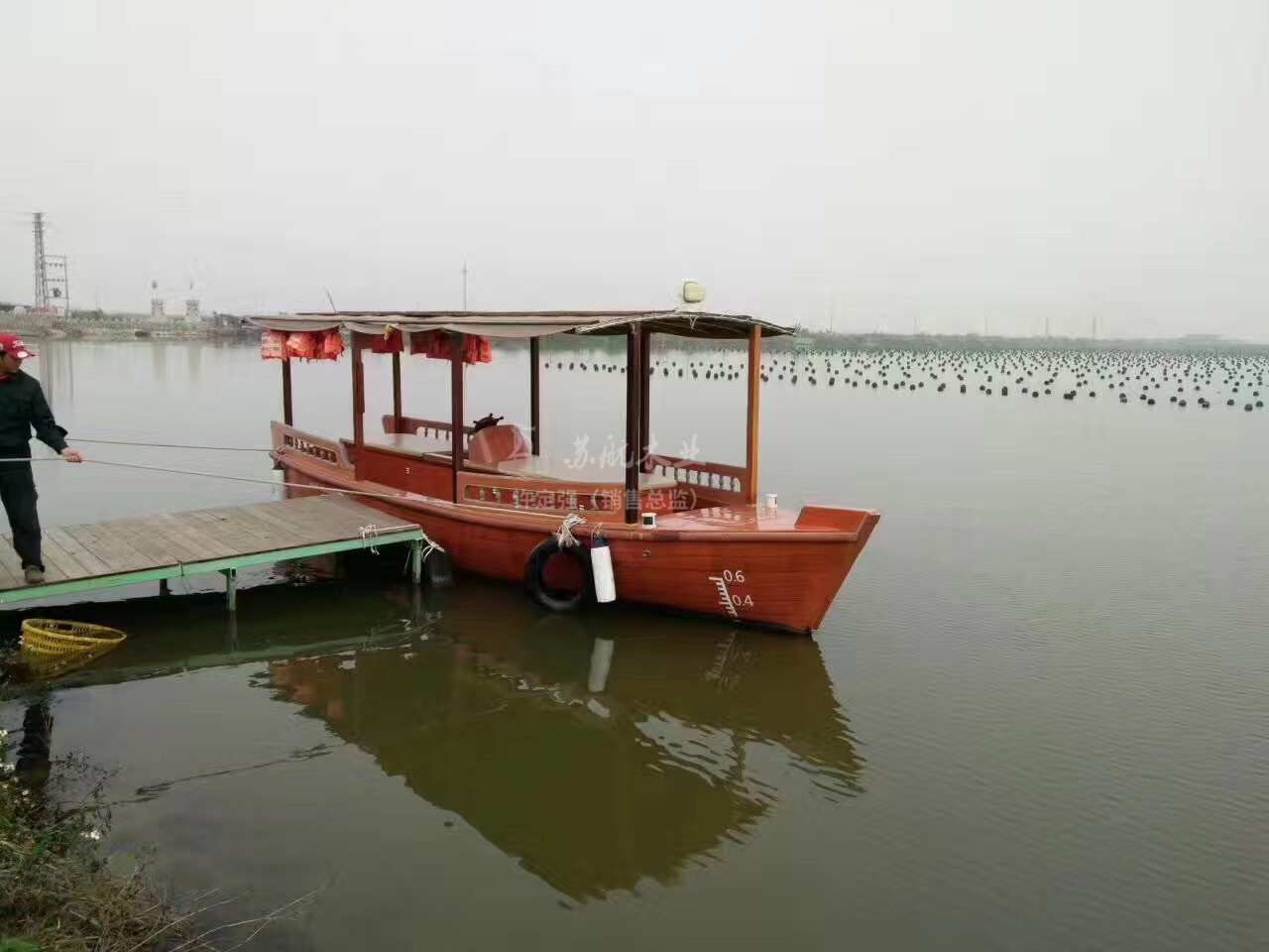 苏航厂家定制景观装饰游船园林水上小型木船餐饮画舫船示例图4