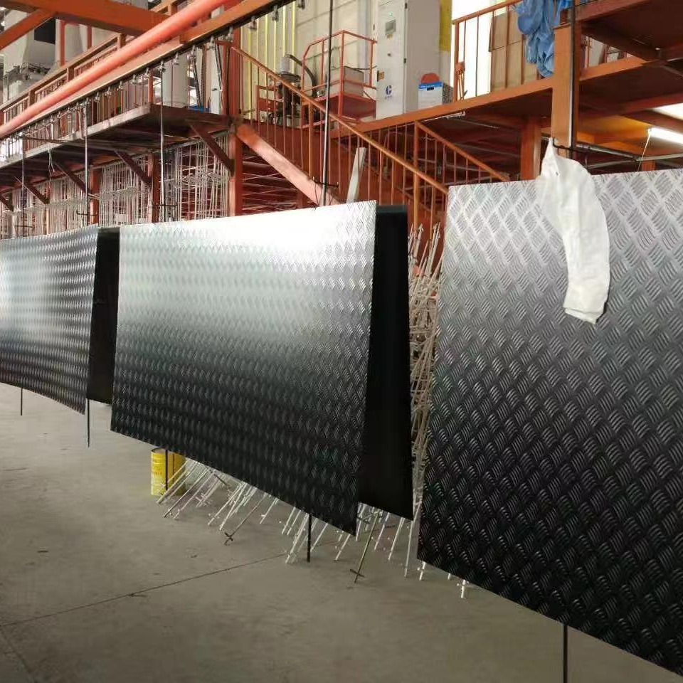 江苏财晟铝业科技有限公司 铝制品加工 铝板喷涂 黑色烤漆花纹铝板 来图来样加工