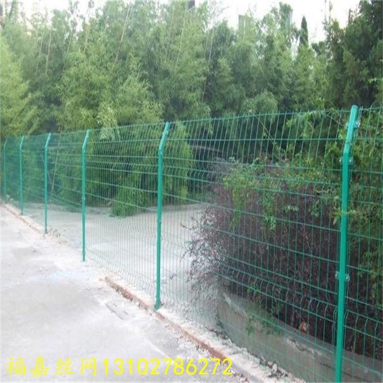 景区围栏网，河岸围栏网，园林围栏网,绿色围栏网图片