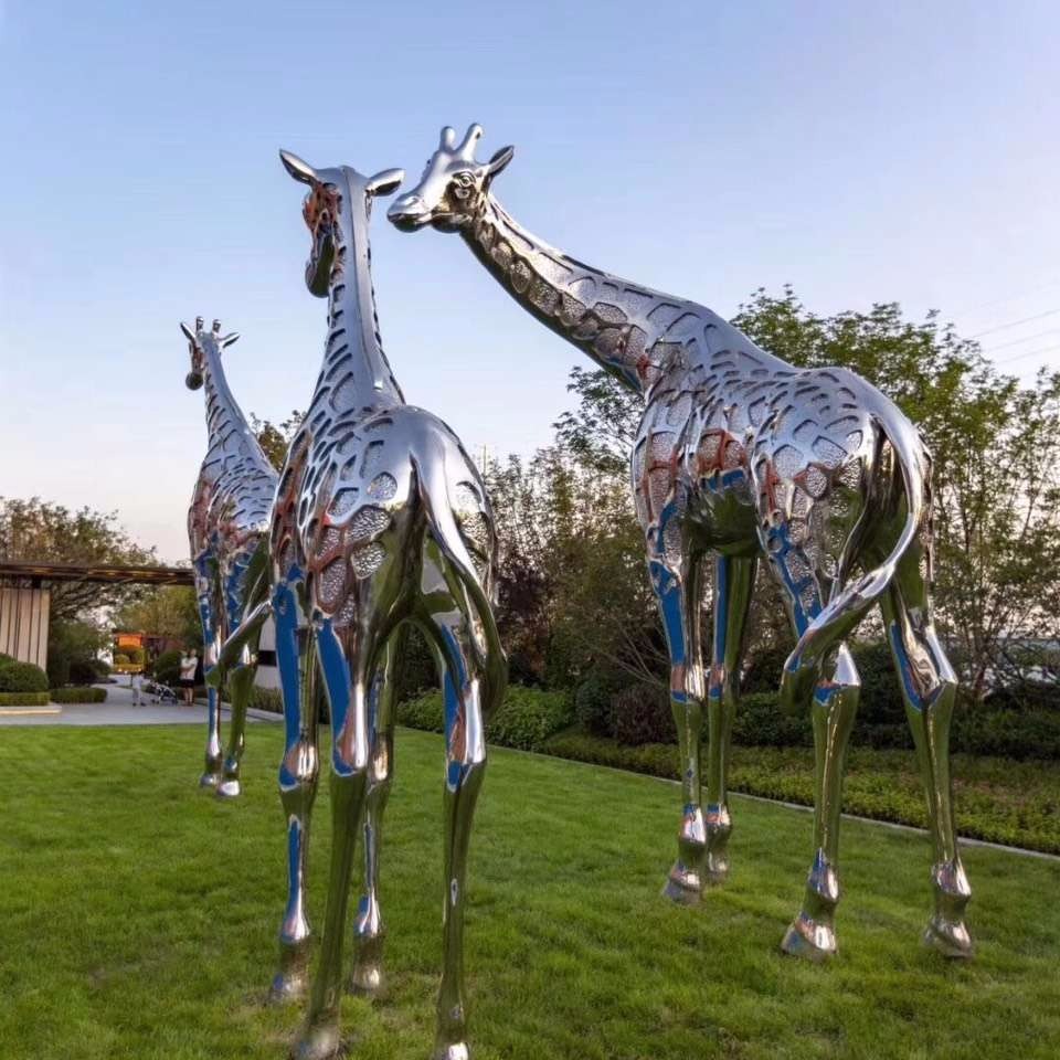 不锈钢长颈鹿雕塑      长颈鹿不锈钢雕塑