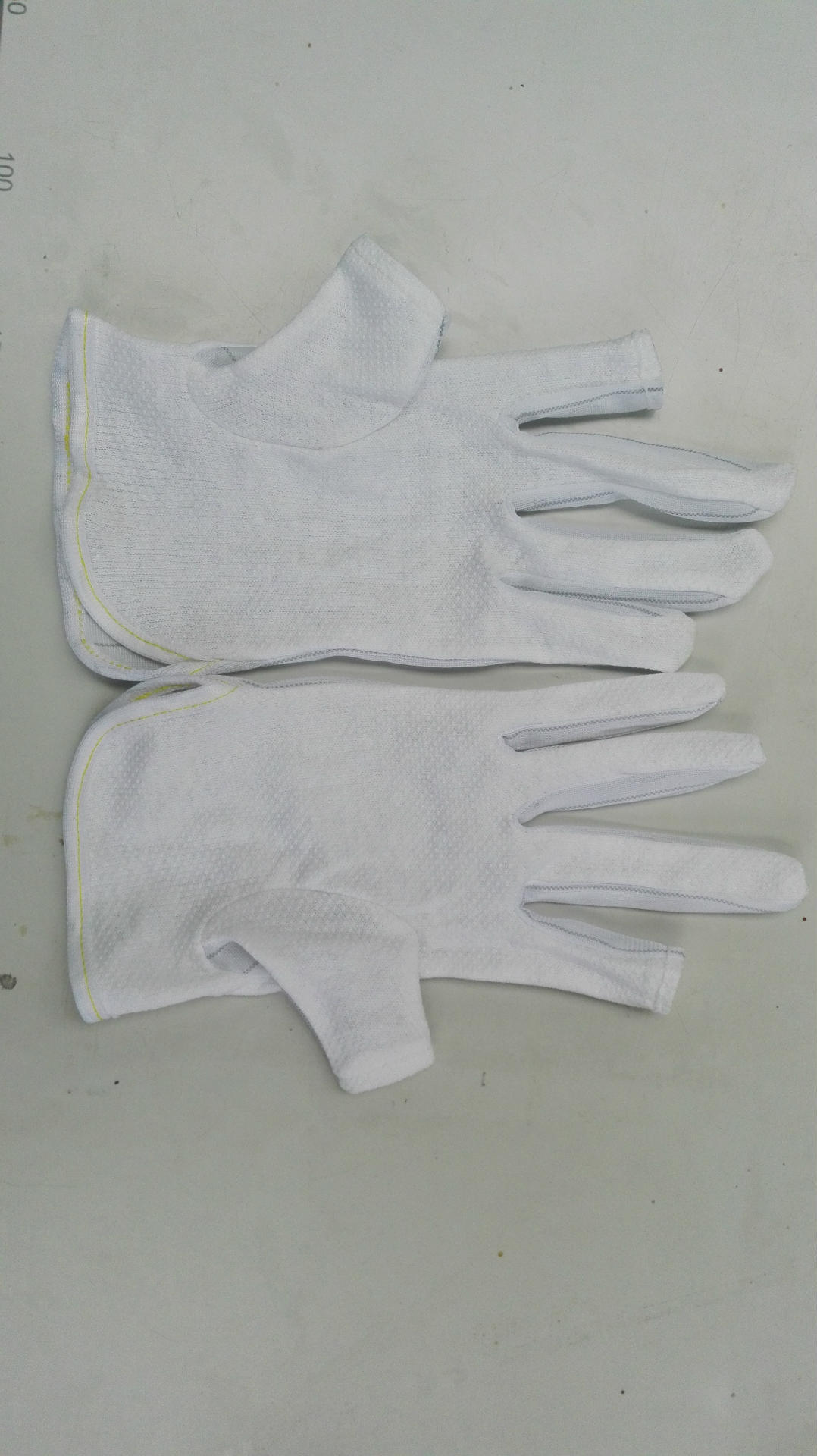 供应高品质  防静电棉毛点塑  防滑  断指手套示例图9