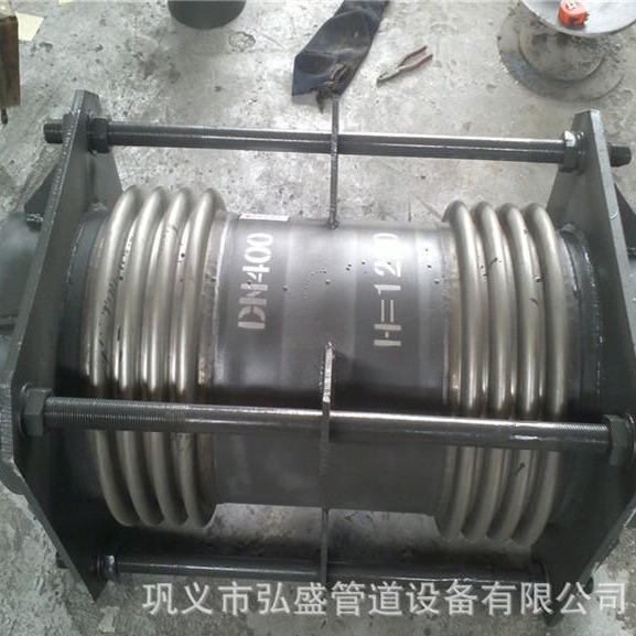 佰耐厂家专业出售 蒸汽管道保温型金属软管   保温型波纹补偿器
