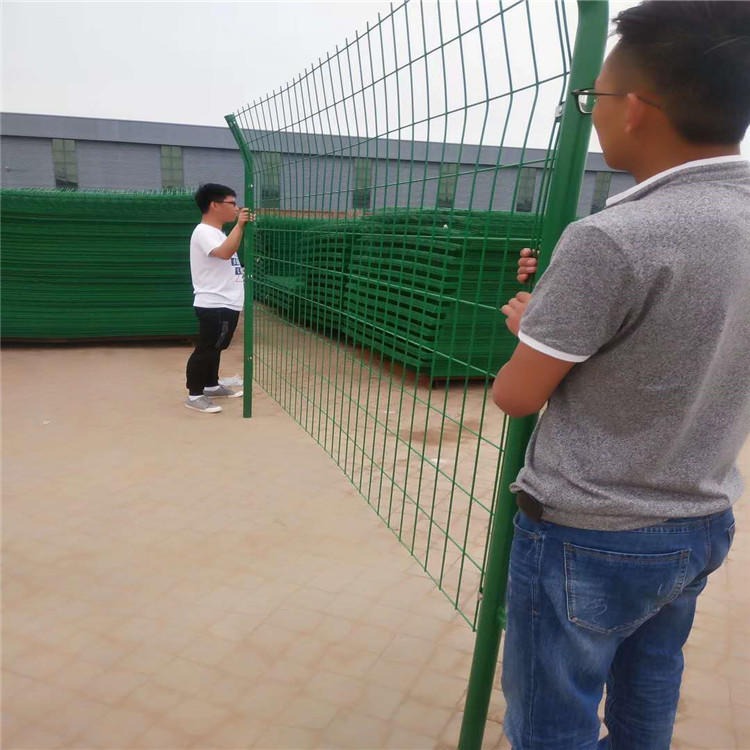 迅鹰绿色铁丝防护   铁丝网围栏  永州高速围栏网现货