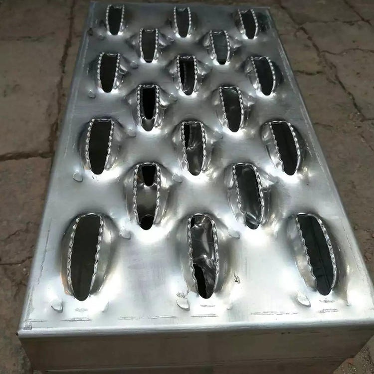 1060铝板防滑板 东莞铝板防滑板 登高车专用铝板防滑板