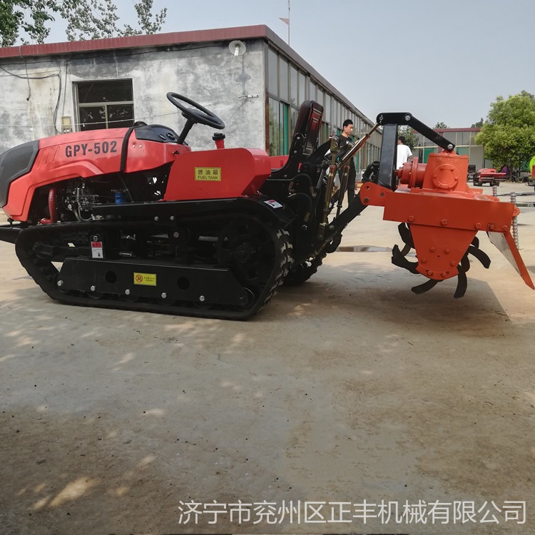 拖拉机厂家 新款方向盘操作的山地丘陵旋耕机 履带式拖拉机的优点