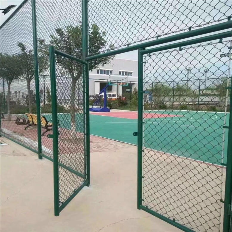 德兰篮球场围网 广东篮球场围栏 定制安装
