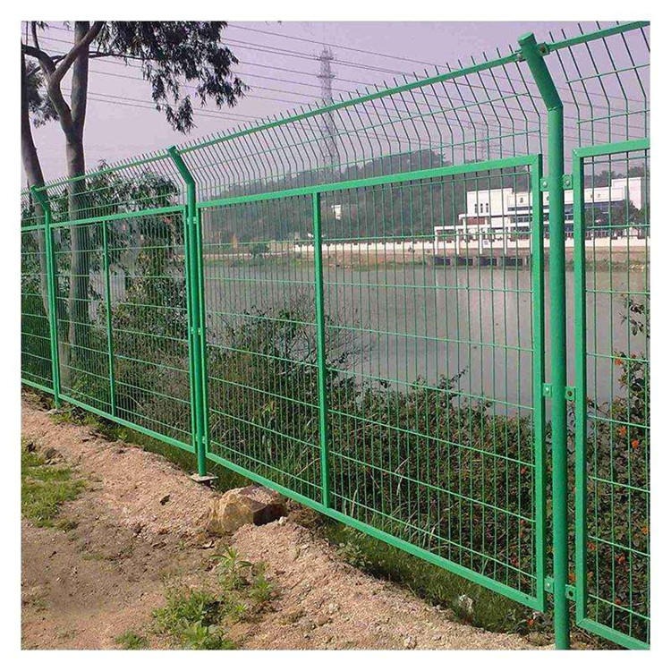 框架绿色防护网 河岸绿色围栏网价格 绿色铁丝网围栏厂家