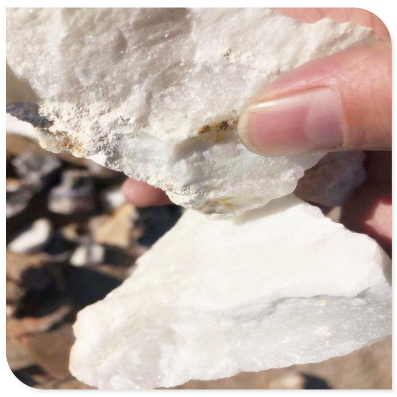 天然萤石颗粒 99.9含量透明石英石原矿石 白色萤石 钢厂专用萤石矿图片