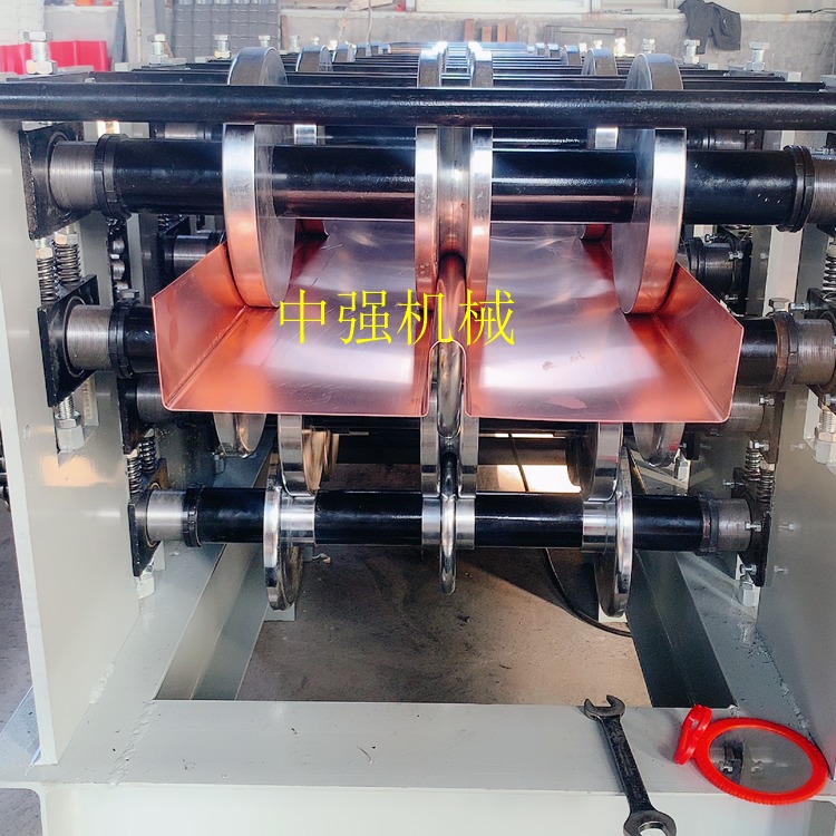 W型止水铜板机 紫铜板压型机 中强各种规格 止水带折边机图片