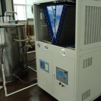 实验反应釜水冷机 反应釜水冷机 低温反应釜水冷机 比泽尔低温水冷机 快速制冷图片